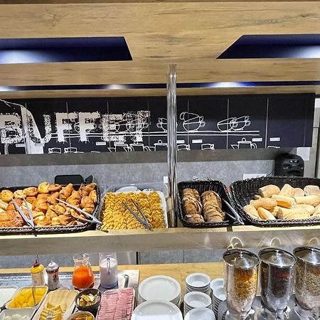 Ibis Budget Cognac Шатобернар Экстерьер фото