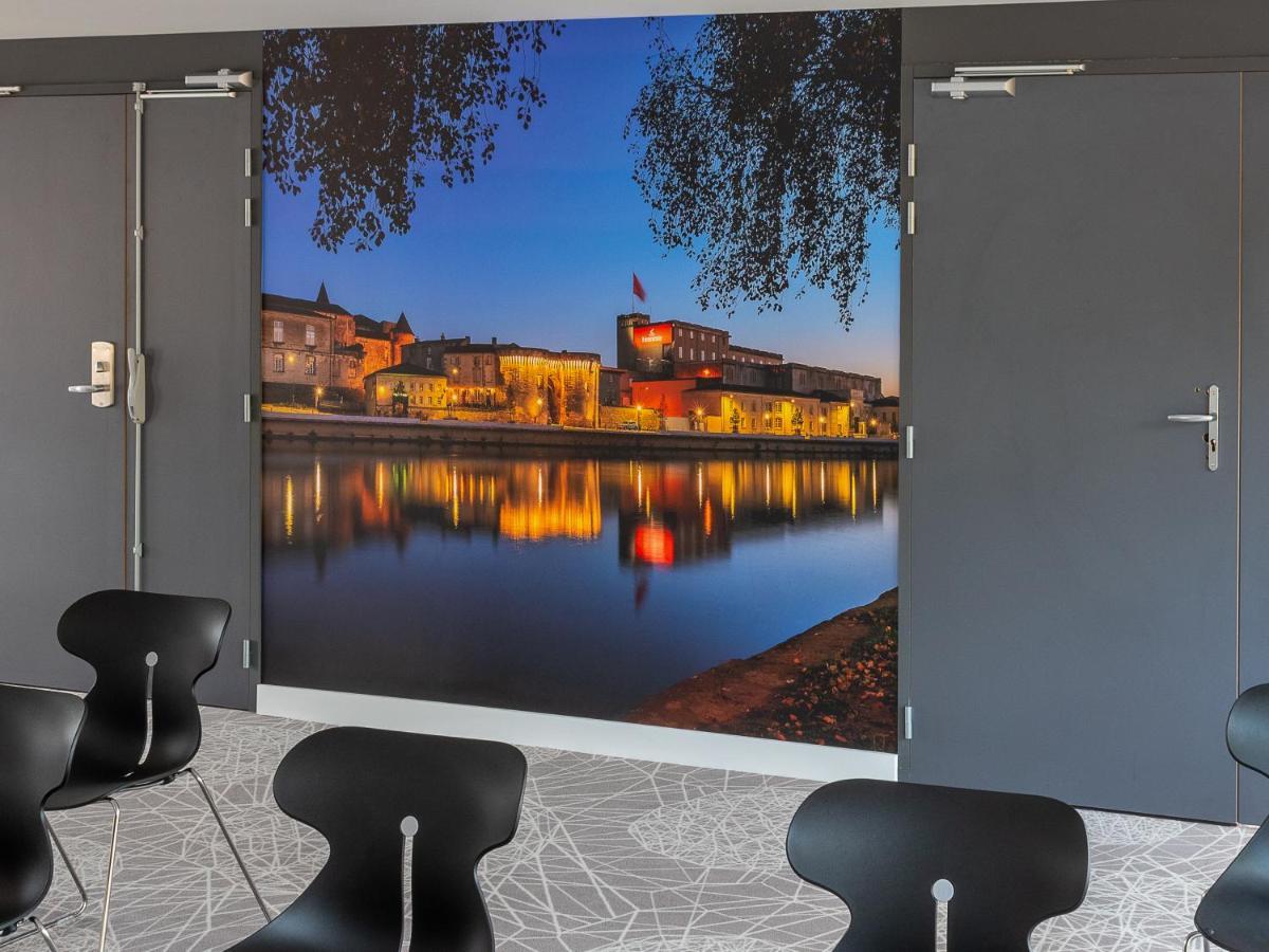 Ibis Budget Cognac Шатобернар Экстерьер фото